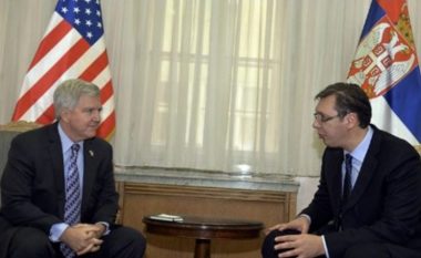Ambasadori amerikan në Beograd: Serbia është në anën e gabuar të historisë, për Venezuelën