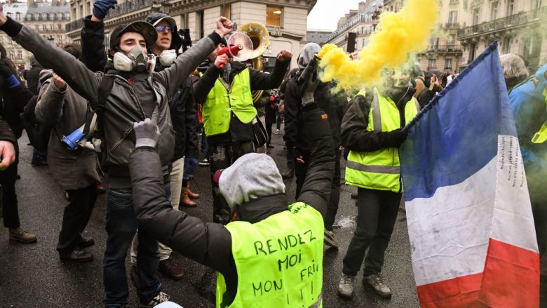 46 mijë qytetarë vërshuan rrugët e Francës në protestat e ‘Jelekëve të Verdhë’