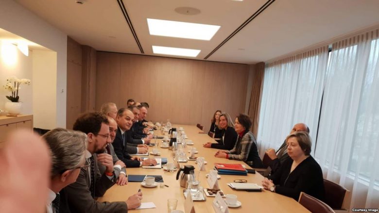 Spektri politik i Kosovës në udhëkryq për dialogun