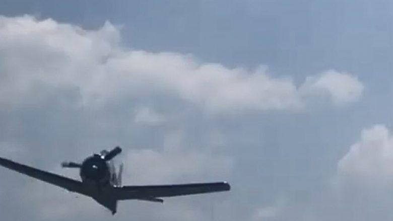 Po argëtonin të pranishmit me akrobacione, rrëzohet aeroplani në Guatemalë – humbin jetën dy pilotë (Video)