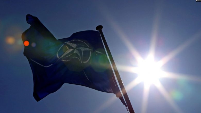 Rruga e Kosovës drejtë NATO-s, me pengesa politike