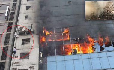 Zjarri i madh kaplon një ndërtesë në Bangladesh, po bëhet çmos që të shpëtohen personat e ngujuar (Foto/Video)