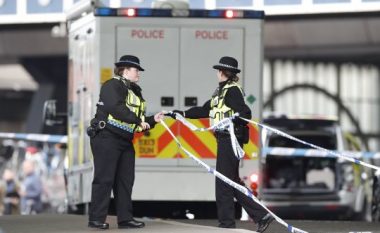 Tri pako me lëndë shpërthyese gjenden në Londër (Foto)