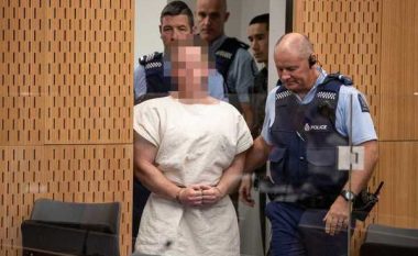 I akuzuari për vrasjen e dhjetëra njerëzve në Zelandë të Re paraqitet në gjykatë