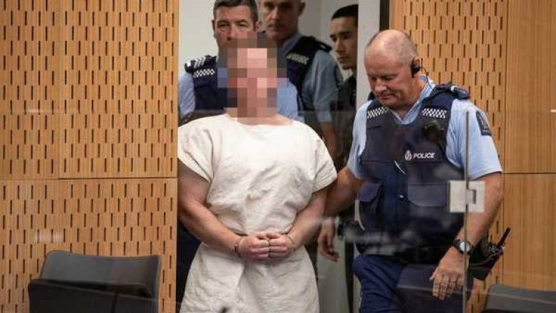 I akuzuari për vrasjen e dhjetëra njerëzve në Zelandë të Re paraqitet në gjykatë