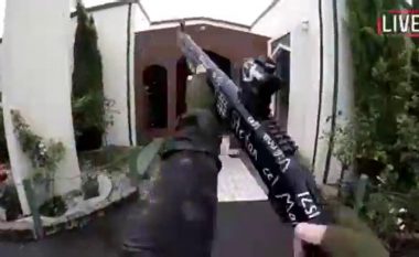 Sulmi në dy xhamitë në Zelandën e Re, autori i masakrës shtiu për herë të dytë me pushkë mbi viktimat