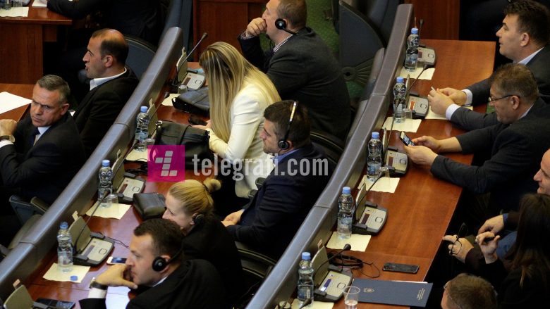 Lista Serbe u kthye në Kuvend vetëm sa për të mos humbur mandatet