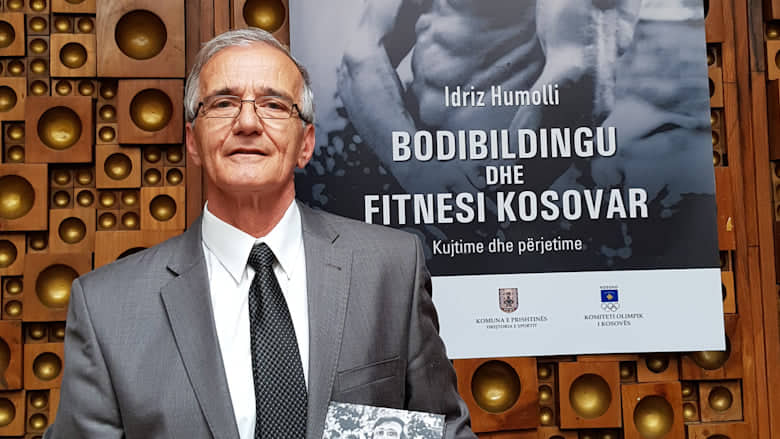 Legjendari Idriz Humolli sjell librin “Bodibildingu dhe fitnesi Kosovar – Kujtime dhe përjetime”