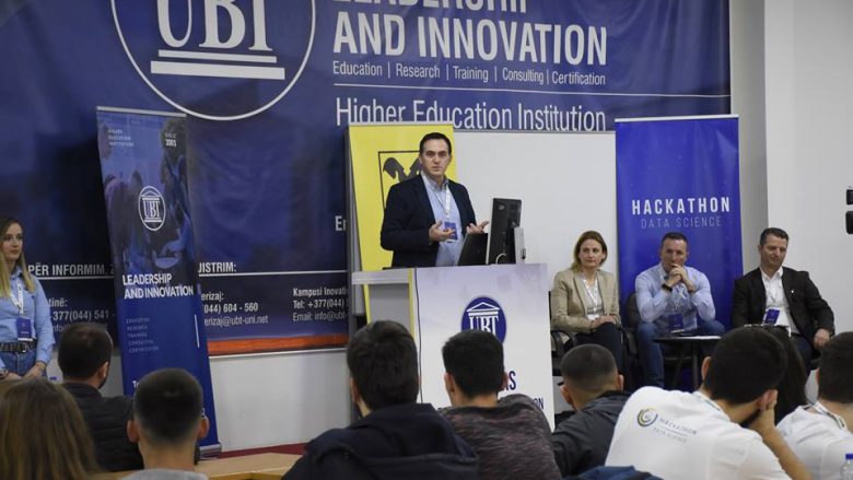 Qindra të rinj nga Kosova marrin pjesë në garën ‘Data Science Hackathon’ (Foto/Video)