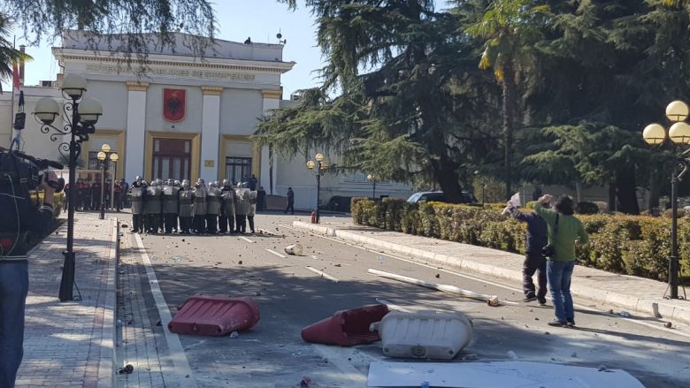 Mbyllet protesta e opozitës në Tiranë