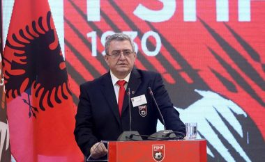 Duka thotë se trajneri i ri i Kombëtares mund të jetë shqiptar