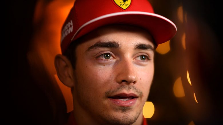 Charles Leclerc siguron ‘pole position’ historik, Ferrari niset i pari në Bahrejn