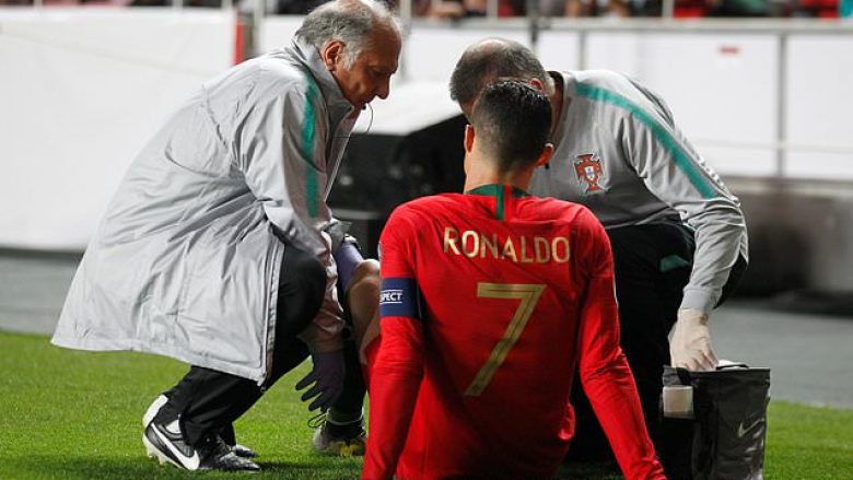 Ronaldo pëson dëmtim muskulor, detyrohet ta lëshojë fushën