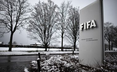 FIFA thyen rekordin, ka rezerva 2.7 miliardë dollarë