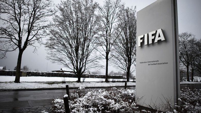 FIFA thyen rekordin, ka rezerva 2.7 miliardë dollarë
