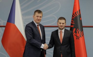 Cakaj pas takimit të homologut çek: BE do t’i përgjigjet Shqipërisë