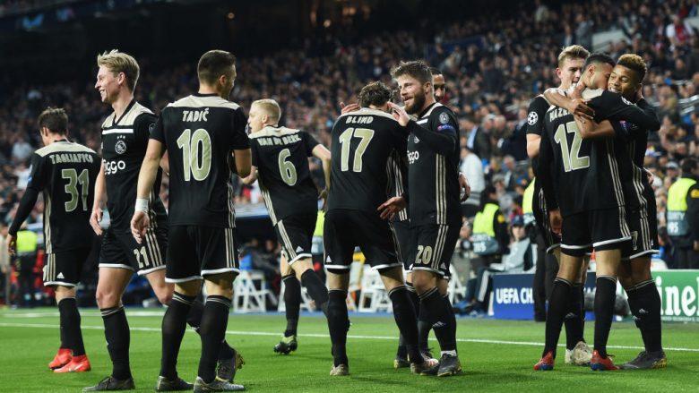 Ajaxi ‘çmend’ Evropën, eliminon kampionin me spektakël midis Madridit
