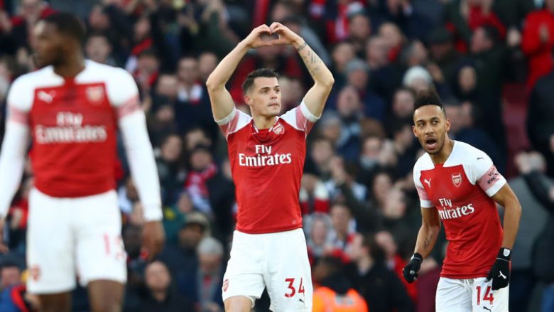 Xhaka lë të shtangur De Gean me një gjuajte jashtë zonës, Arsenali në epërsi