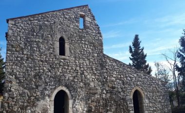 Riparohen dëmet në kishën e Shën Premtes në Lezhë