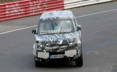 Land Rover Defender shfaqet duke u testuar në pistë (Foto)