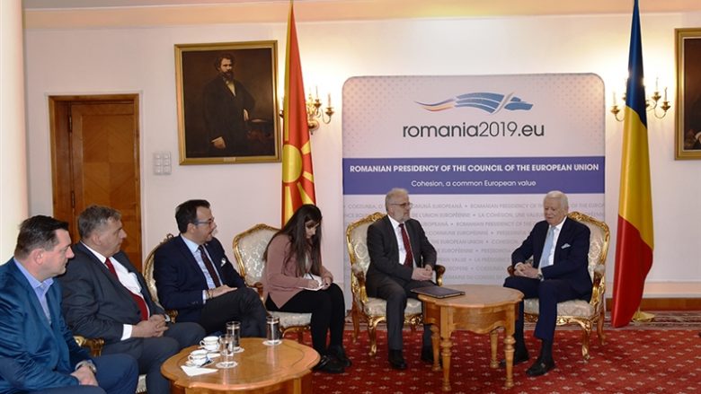 Melescanu-Xhaferi: Me reforma deri tek hapja e bisedimeve për anëtarësimin e Maqedonisë në BE