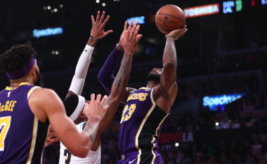 Lakersat edhe një hap larg “paly-off”, pësojnë humbje kundër Nuggets
