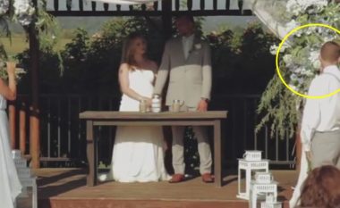 Përcjellësit të dhëndrit i bie të fikët gjatë ceremonisë martesore – thyen dhëmbët (Video)