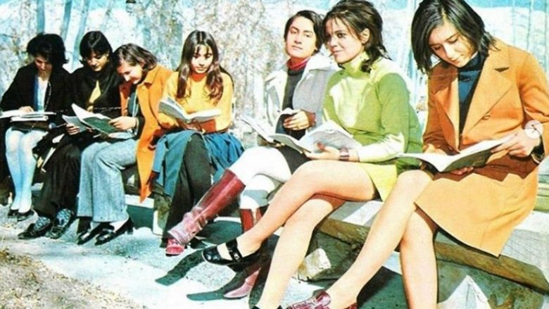 Si dukeshin femrat iraniane para Revolucionit Islamik në vitin 1979