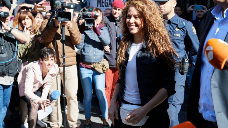 Shakira dhe Carlos Vives dalin në gjykatë lidhur me akuzat për plagjiaturë