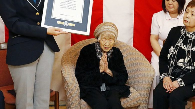 Shpallet njeriu më i vjetër i gjallë: Momentin e përshkruan si më të mirin, në 116 vitet e jetës (Foto)