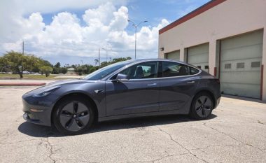 Tesla më në fund e lanson Model 3 që kushton 35 mijë dollarësh (Foto)