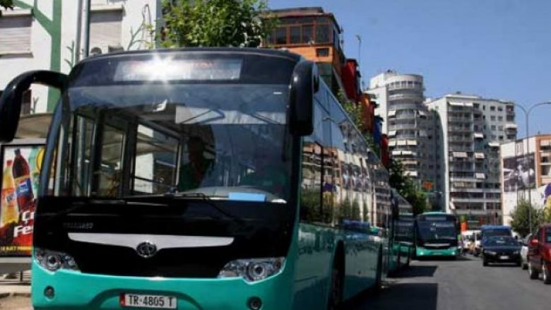 Për 8 Mars për çdo femër transporti publik në Tiranë falas