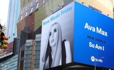 Pas Dua Lipës, Rita Orës e Bebe Rexhës, edhe shqiptarja Ava Max promovohet në “Times Square” të New Yorkut