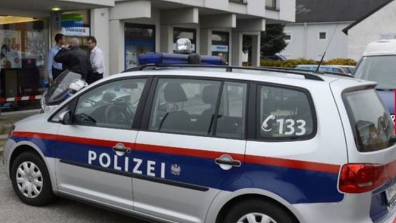 Një boshnjak vodhi 100 mijë euro në një bankë në Austri, rrezikon të dënohet me 15 vjet burg