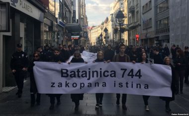 Në Beograd u mbajt tubim përkujtimor për viktimat shqiptare të luftës në Kosovë (Foto)