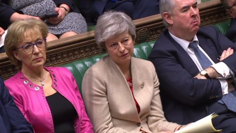 Edhe një goditje për kryeministren May, parlamenti britanik për herë të tretë i thotë “JO” marrëveshjes së saj për Brexit
