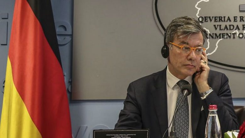 Ambasadori gjerman për procesin e emërimit të noterëve të rinj: Mirëpres sqarimin nga kryetari i PDK-së, Kadri Veseli