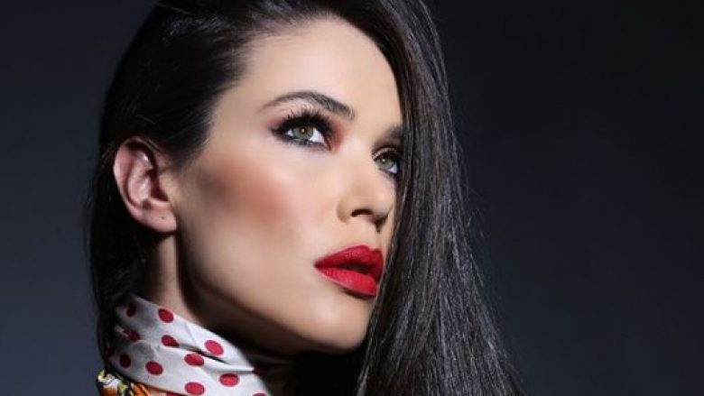 Diana Avdiu: Muzika “kqyret” nuk “ngohet”