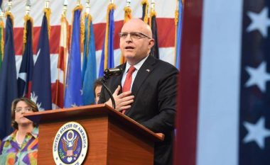 Reeker: Taksa po rrezikon marrëdhëniet SHBA-Kosovë