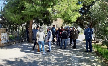 Opozita shqiptare proteston edhe në Greqi