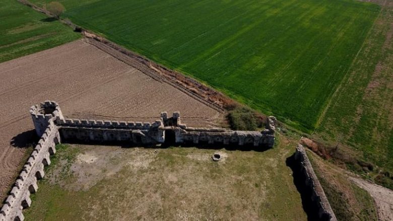 Kalaja e Boshtovës, e vetmja në Ballkan e ndërtuar në fushë