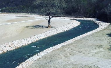 “Bechtel&Enka” i jep pamje të bukur lumit Lepenci (Foto)