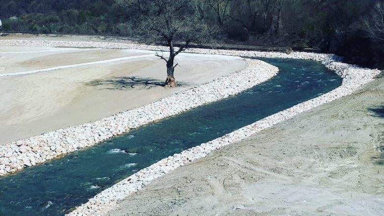 “Bechtel&Enka” i jep pamje të bukur lumit Lepenci (Foto)