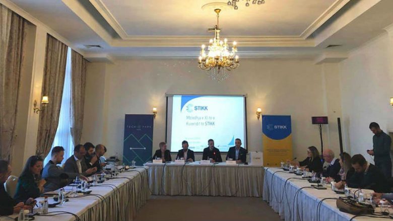 Ministri Lluka shpalos projektet në fushën e teknologjisë informative