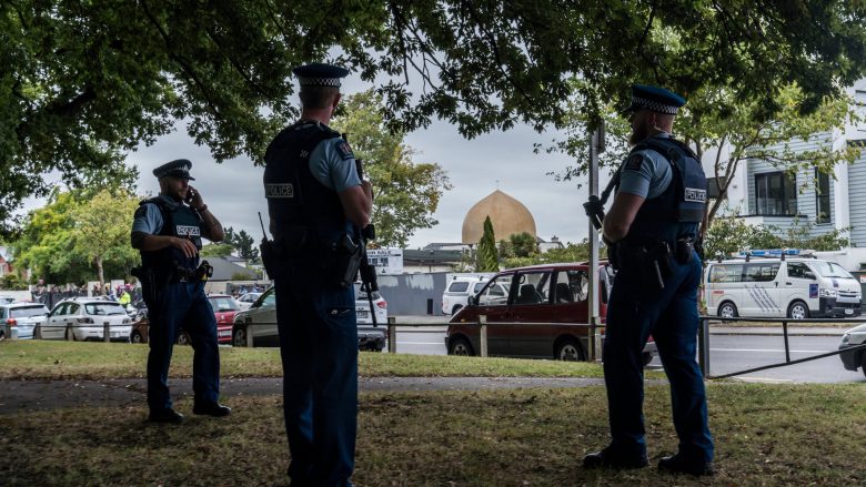 Policia bastis dy shtëpi pas sulmit në Zelandën e Re
