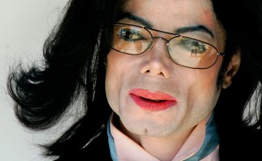 Video dhe fotografi intime të të miturve – brenda koleksionit pornografik që policia gjeti në shtëpinë e Michael Jacksonit