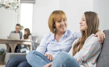 Çfarë duhet t’i mësojë një i rritur një adoleshenti?