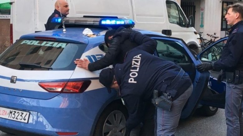 Itali, shqiptari sulmon me thikë bashkëshorten