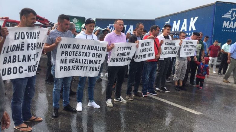 Sot protestojnë banorët e katër fshatrave të Ferizajt