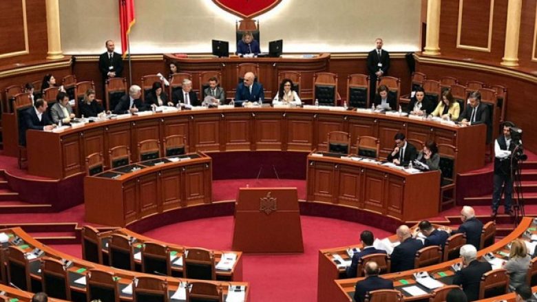 Betohen 7 deputetët e rinj të Kuvendit të Shqipërisë